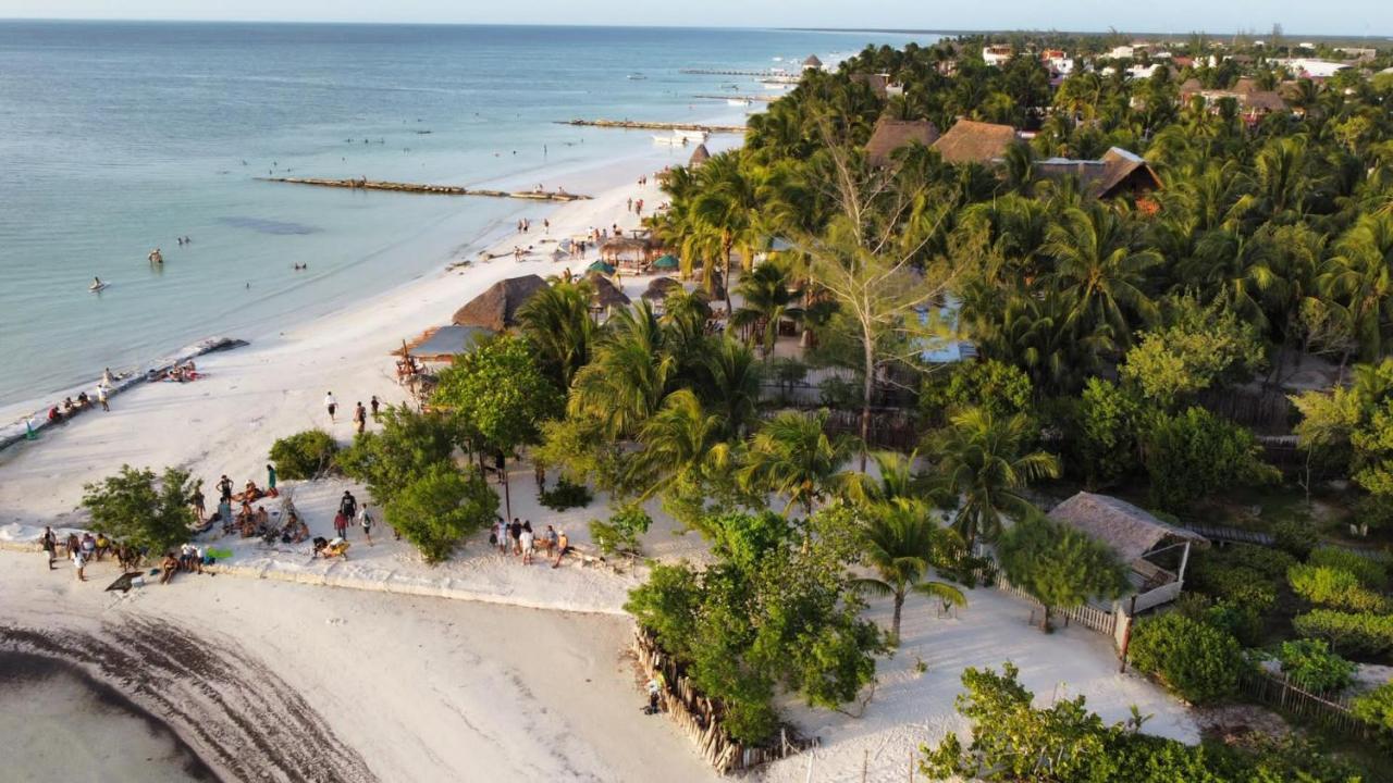 Beach Guesthouse Holbox Apartments & Suites Екстер'єр фото