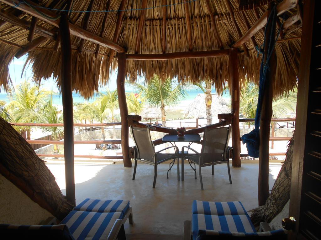 Beach Guesthouse Holbox Apartments & Suites Екстер'єр фото